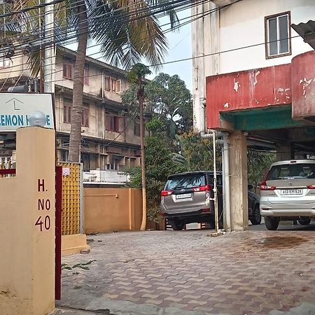 Hotel Lemon House Guwahati Bagian luar foto